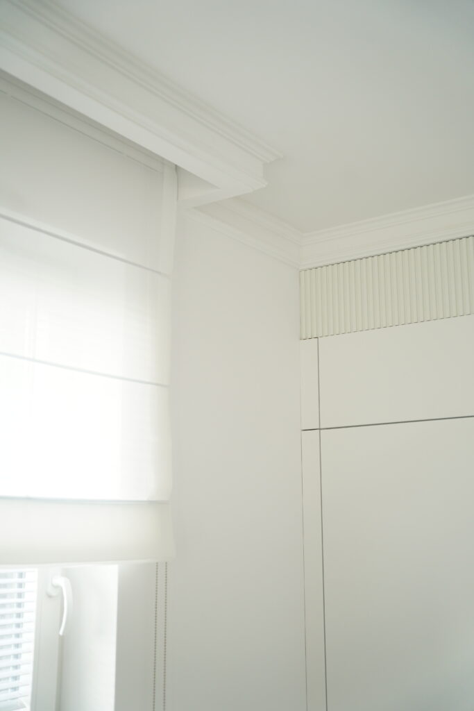 Minimalist arrangement in white with MD137 Mardom Decor curtain rods